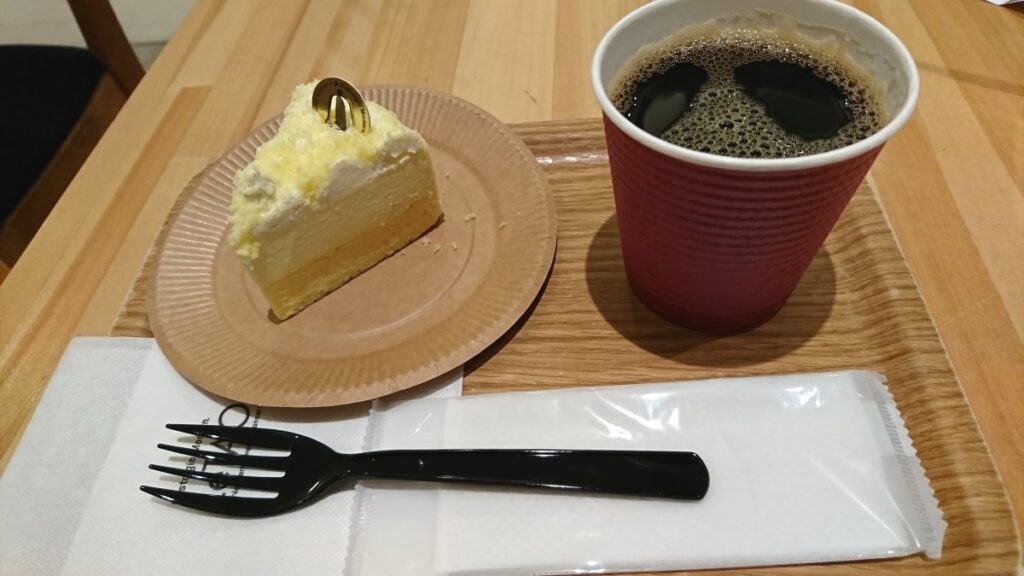 Air LeTAO のケーキとコーヒー